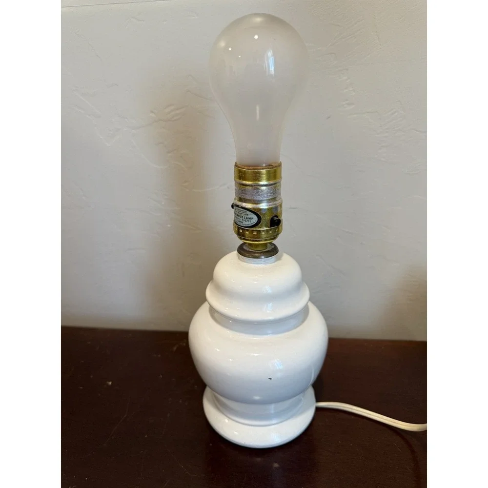 VTG Ceramic Table Lamp Off-White Small 11